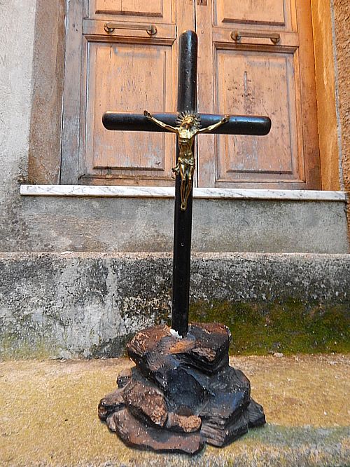 Il crocifisso appartenuto a Maria Angelica Mastroti